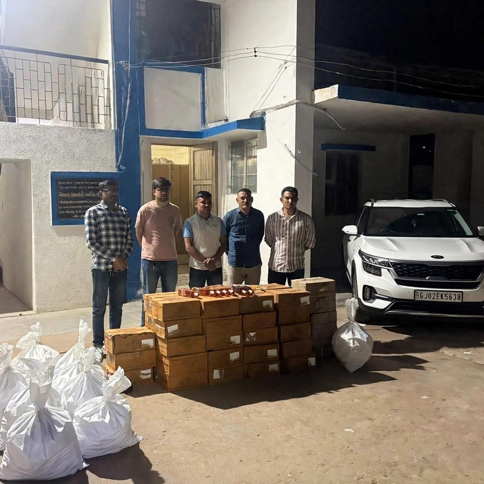 દિવાળીમાં બૂટલેગરો પર મહેસાણા LCB ના એક પછી એક ધડાકા! PI એ .એમ કામળિયાની ટીમનો સપાટો, ₹19.07 લાખનો મુદ્દામાલ કબજે